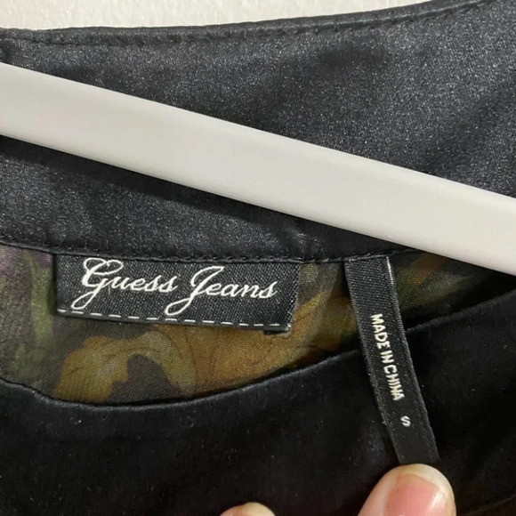 guess silk floral keyhole blouse Small Peplum Top - Picture 3 of 5